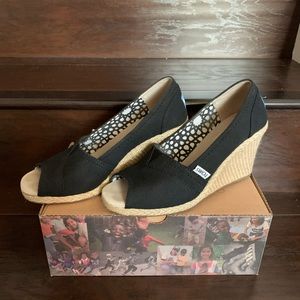 Toms Black Wedges